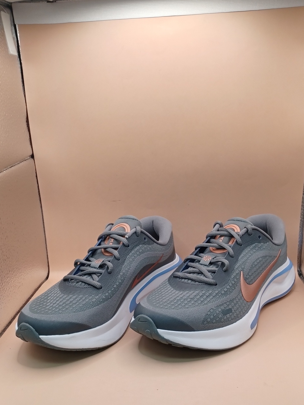 Nike Womens Journey Run Sneaker-Grey/Bronze Size 9 US FJ7765-004